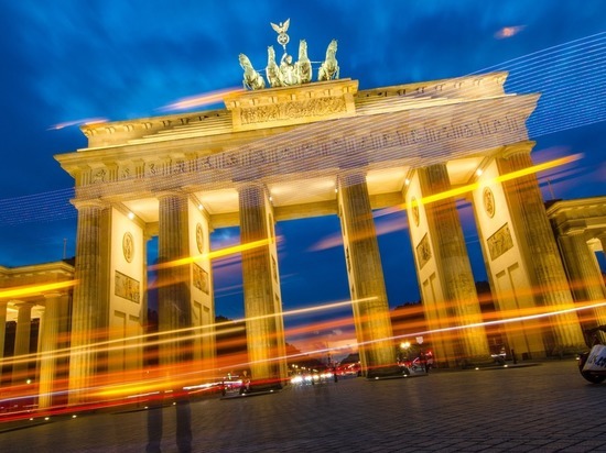 Германия: Ремонт Бранденбургских ворот обойдется в 39 000 евро - «Новости»