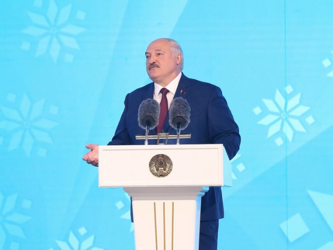 Лукашенко заявил, что готовит белорусов к своему уходу с поста президента - «Новости»