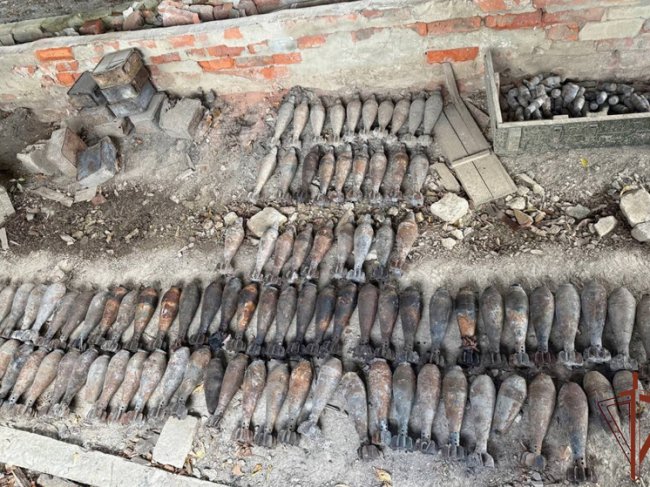 Более 450 боеприпасов обнаружили в схроне и уничтожили росгвардейцы в ЛНР - «Новости»