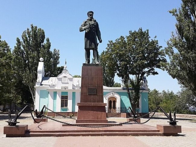 Памятник Степану Макарову на Украине оставят в покое - «Новости»