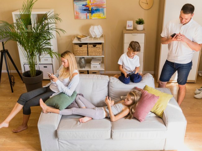 Германия: Досуг под ножом — кино отменяется, рестораны пустеют - «Новости»