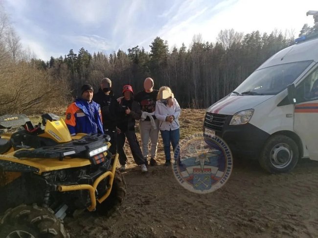 Спасатели вывели из леса четырех потеряшек в Приозерском районе - «Новости»