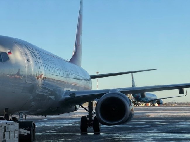 Восемь рейсов из Петербурга и Москвы задержали в Омске из-за тумана - «Новости»