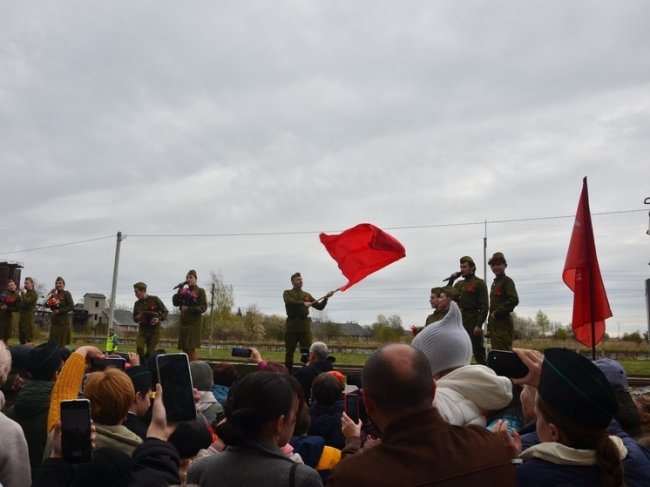 Жители Железнодорожного встретили памятный поезд «Эшелон Победы» - «Новости»