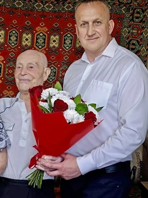 Поздравили орловского ветерана Виктора Бондаря - «Новости»
