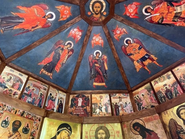 Внутреннее убранство часовни во имя Архистратига Михаила на памятном месте «Высота 168,5» обновили - «Новости»